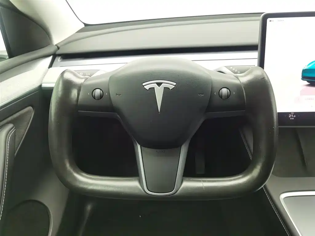 Tesla Model Y 2024 — фото 11
