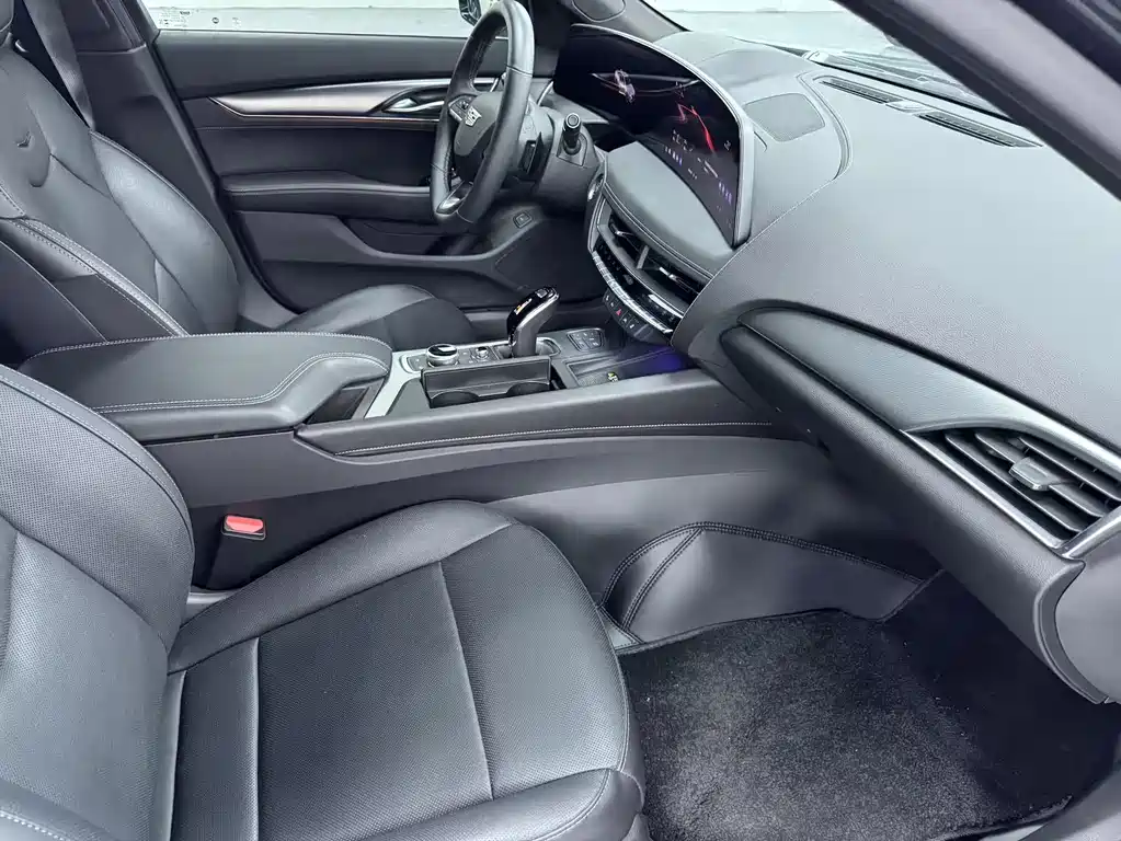 Cadillac CT5 2024 — фото 11