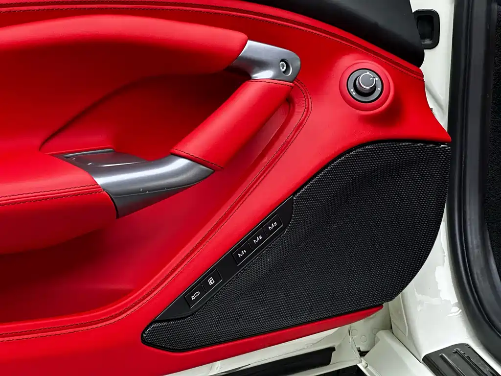 Ferrari F8 2022 — фото 12