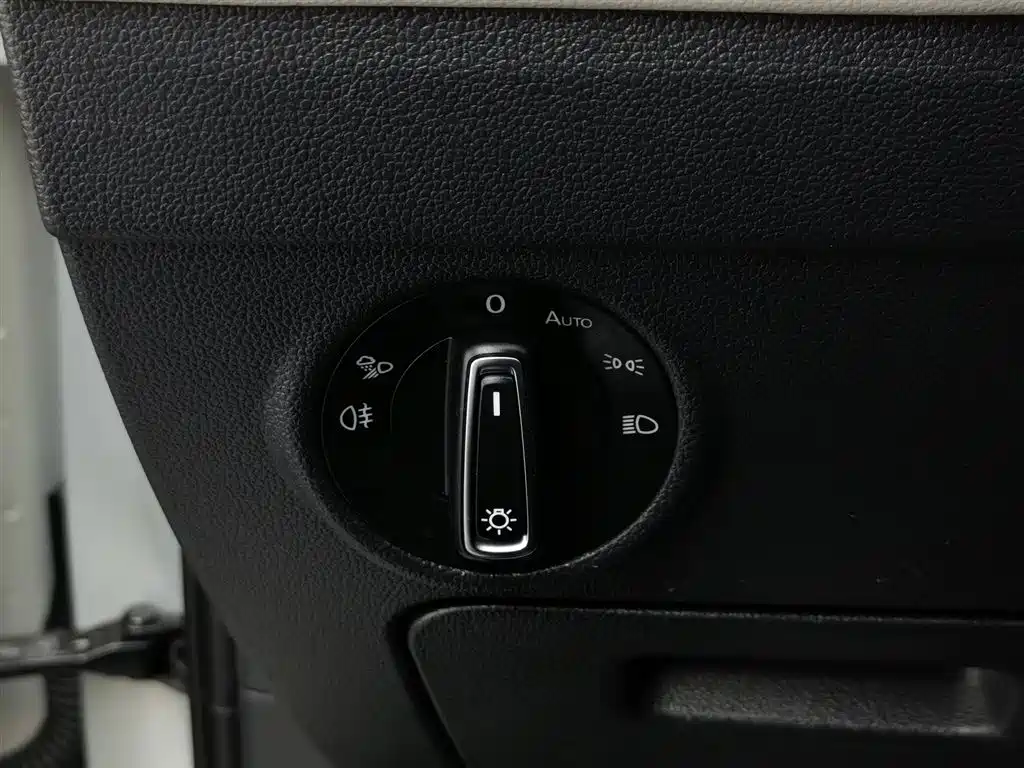Volkswagen Tiguan L 2022 — фото 21