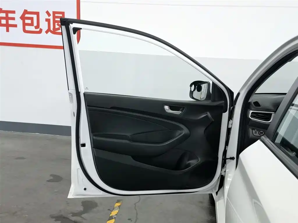 Hyundai Verna 2018 — фото 8