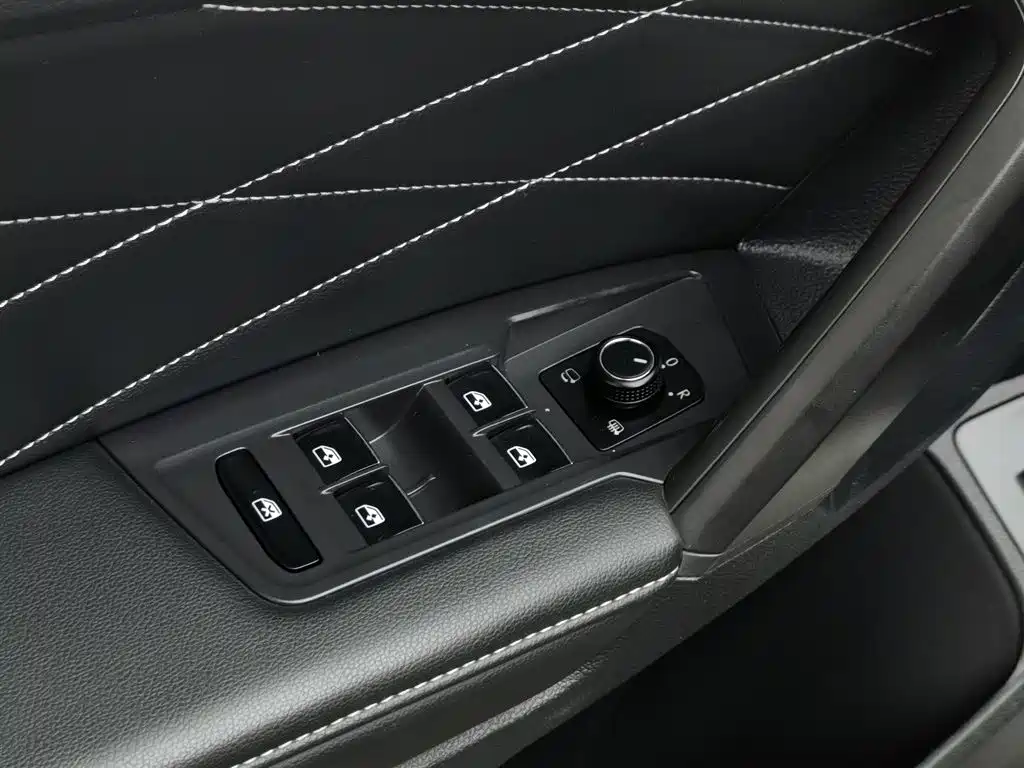 Volkswagen Tiguan L 2022 — фото 9