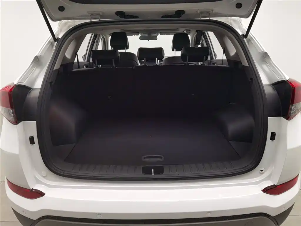 Hyundai Tucson 2018 — фото 16