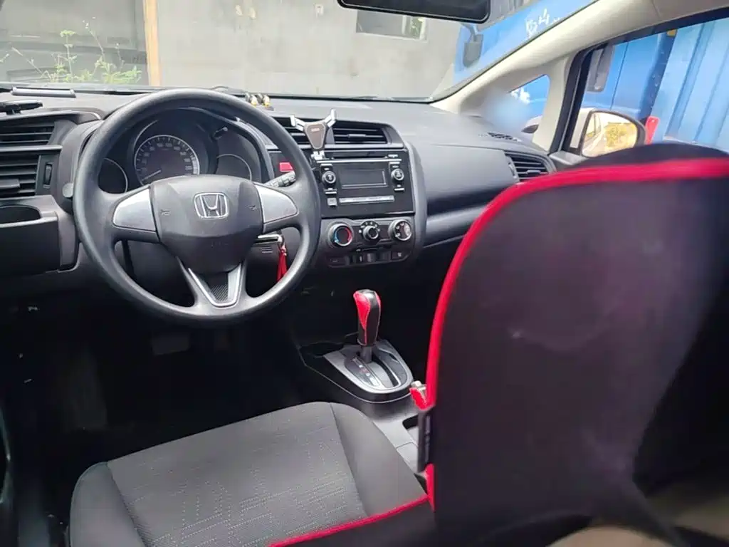 Honda Fit 2016 — фото 10