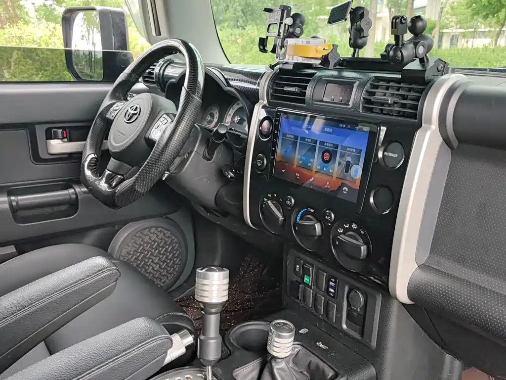 Toyota FJ Cruiser 2018 — фото 13