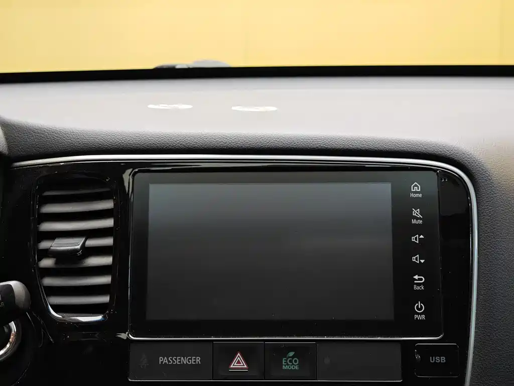 Mitsubishi Outlander 2019 — фото 16
