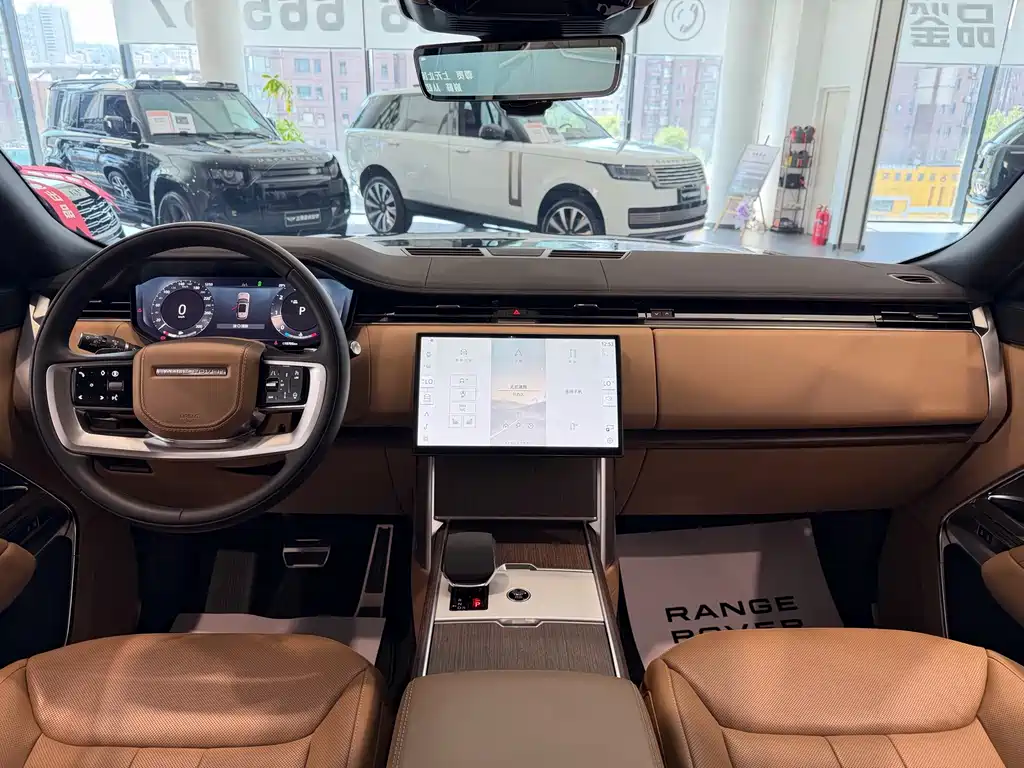 Land Rover Range Rover 2024 — фото 18