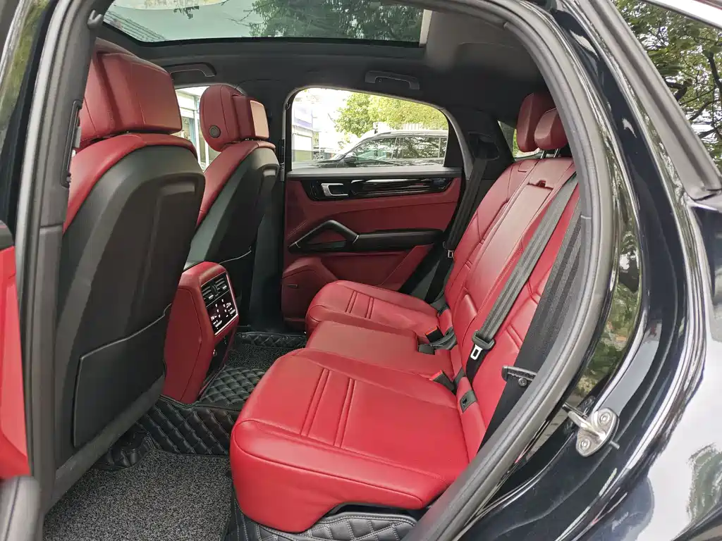 Porsche Cayenne 2022