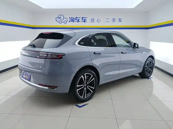 AITO M5 2025