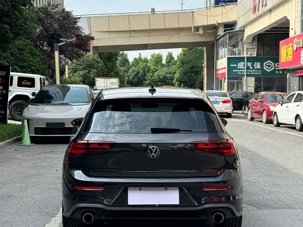 Volkswagen Golf GTI 2021