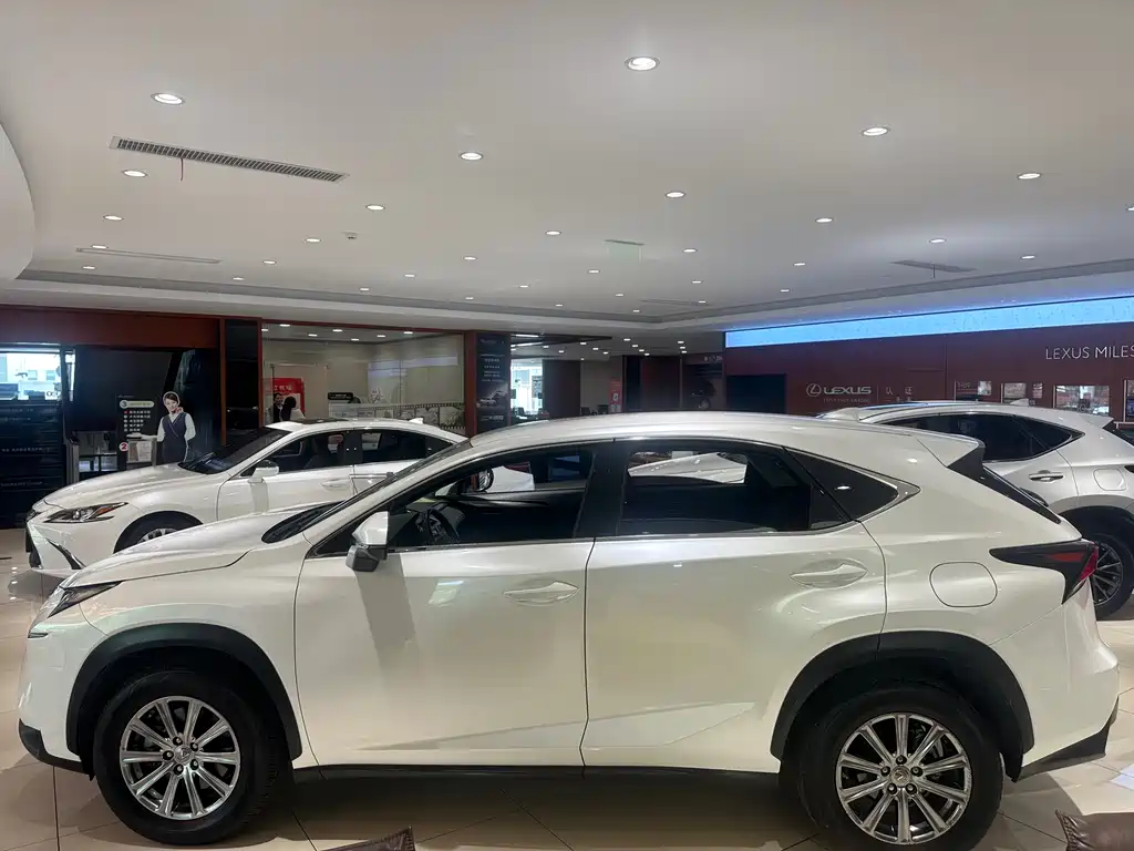 Lexus NX 2017 — фото 3