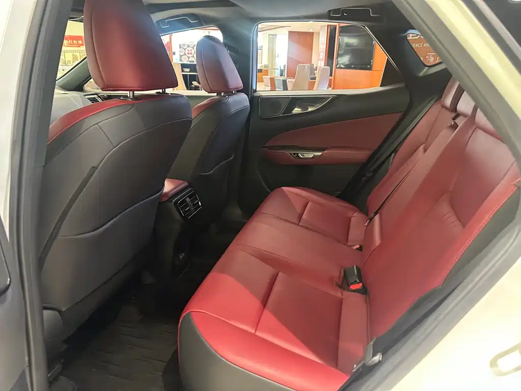 Lexus NX 2022