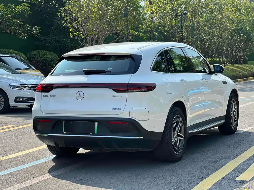 Mercedes-Benz EQC 2021 — фото 11