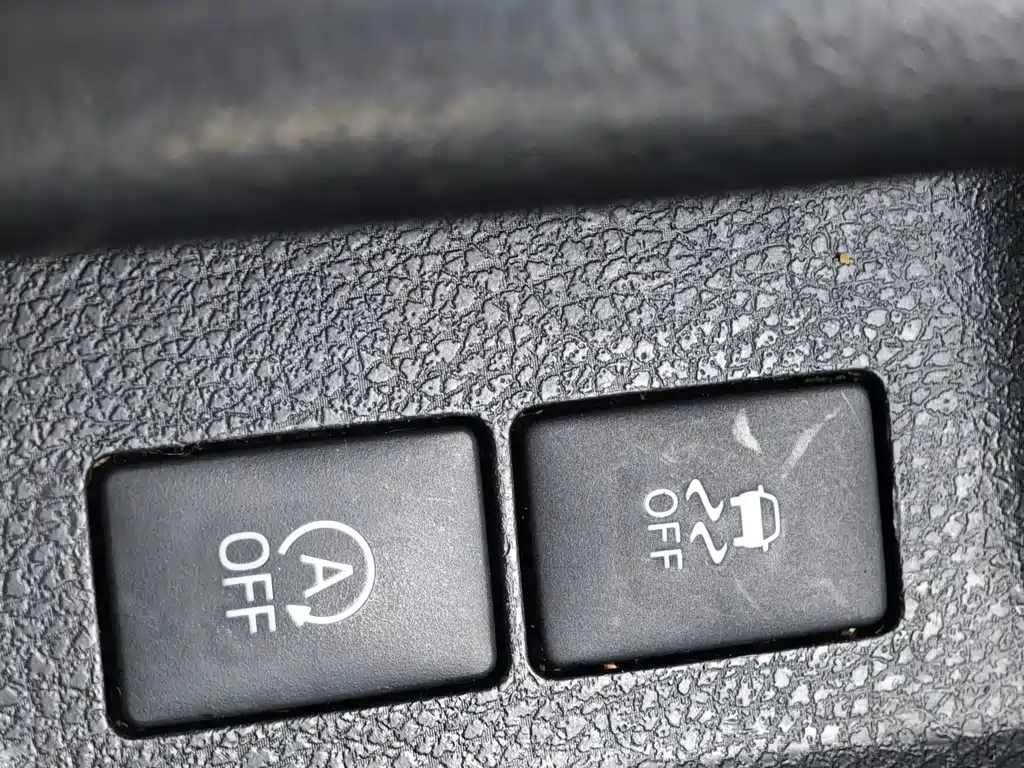 Toyota Yaris L 2018 — фото 18
