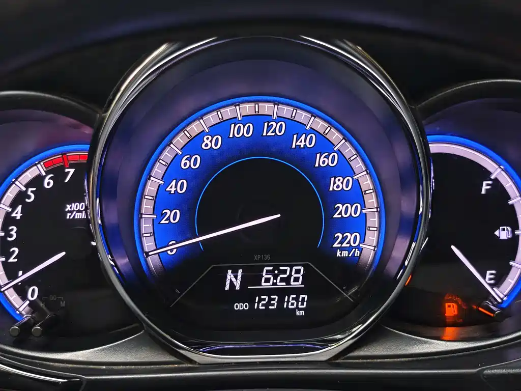 Toyota Yaris L 2018 — фото 14