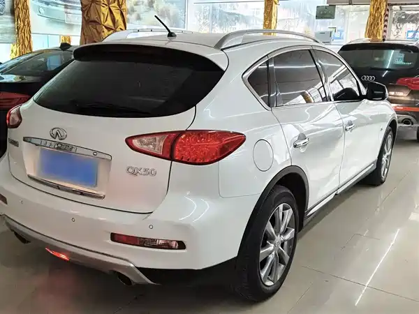Infiniti QX50 2015