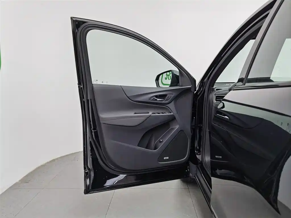 Chevrolet Equinox 2023 — фото 8