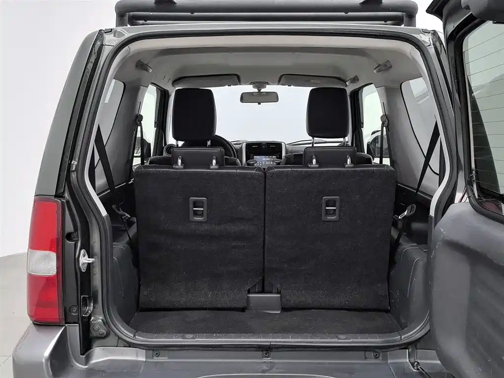 Suzuki Jimny 2018 — фото 16