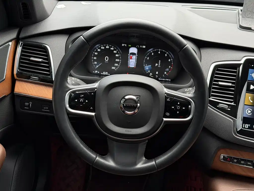 Volvo XC90 2022 — фото 16