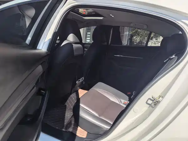 Mazda 3 Axela 2023