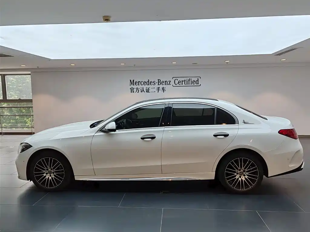 Mercedes-Benz C-Class 2024 — фото 13