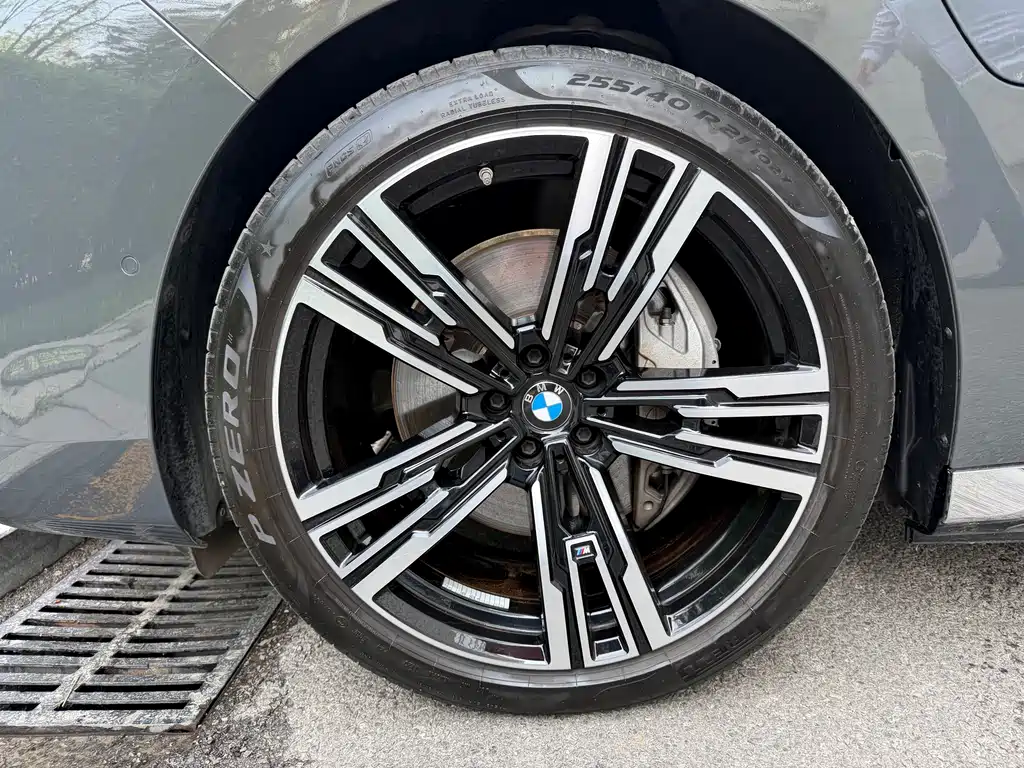 BMW i7 2023 — фото 21
