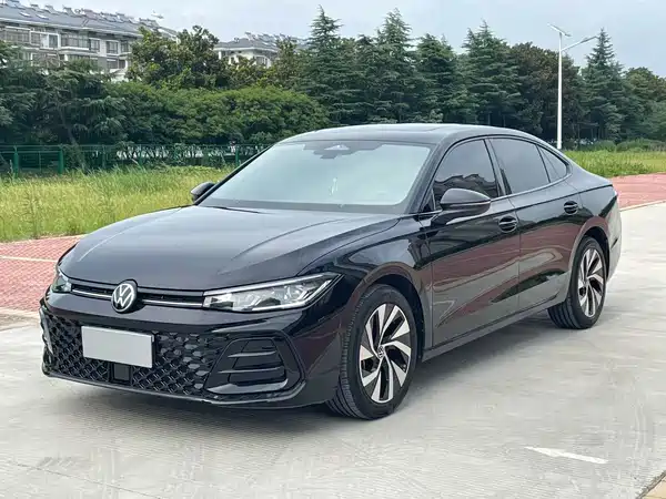 Volkswagen Passat 2025