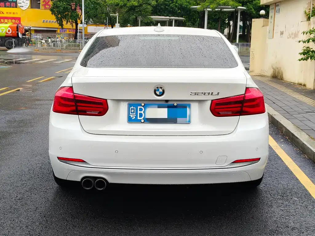 BMW 3 Series 2018 — фото 3