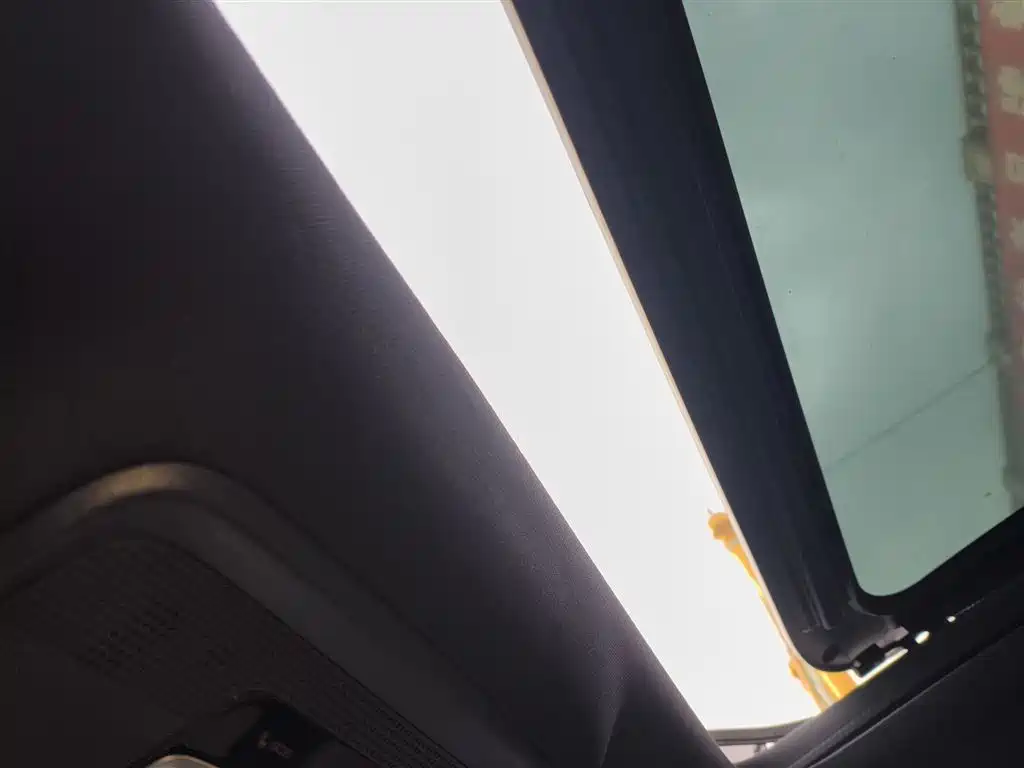 BYD L DM-i 2025 — фото 18