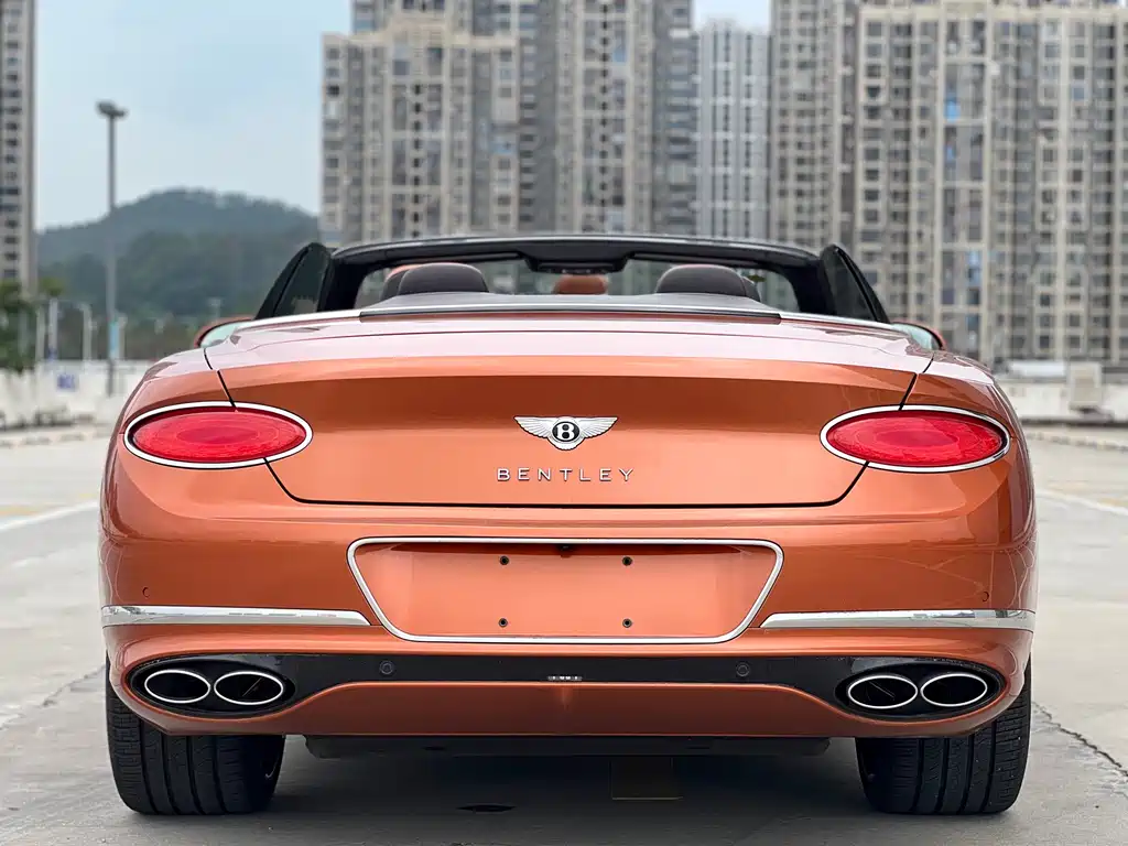 Bentley Continental 2022 — фото 13