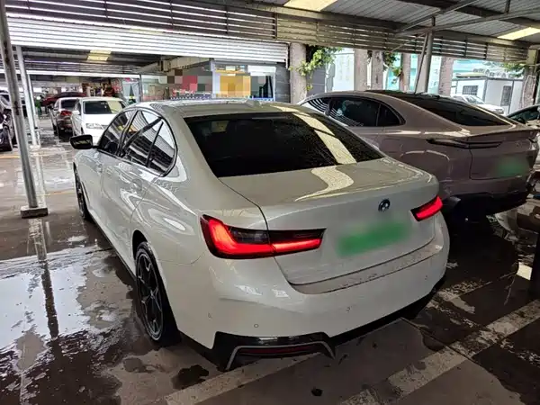 BMW i3 2025