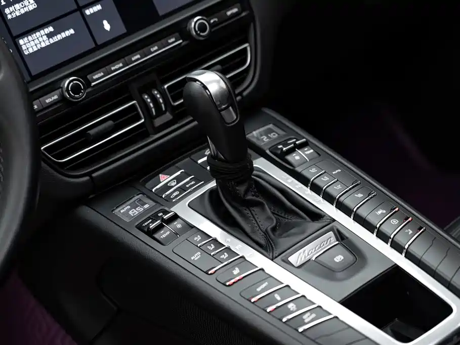 Porsche Macan 2019 — фото 14