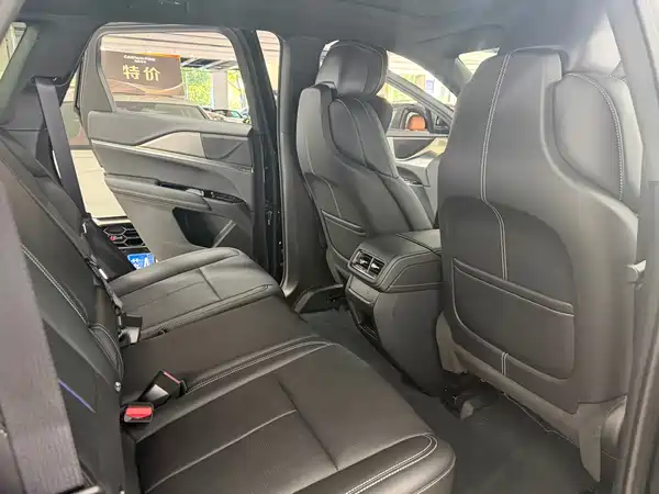 Cadillac XT5 2026