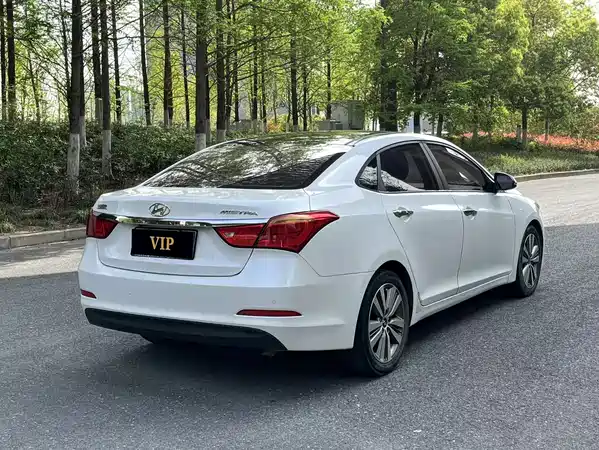 Hyundai Mistra 2014