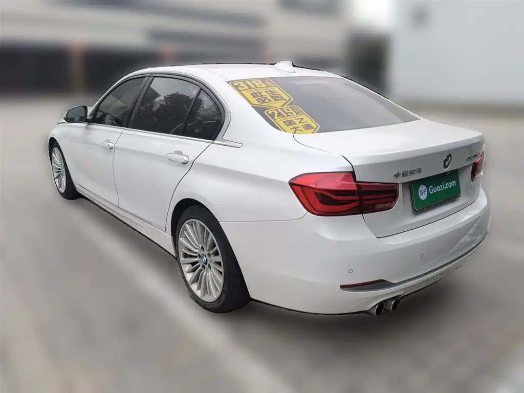 BMW 3 Series 2018 — фото 25