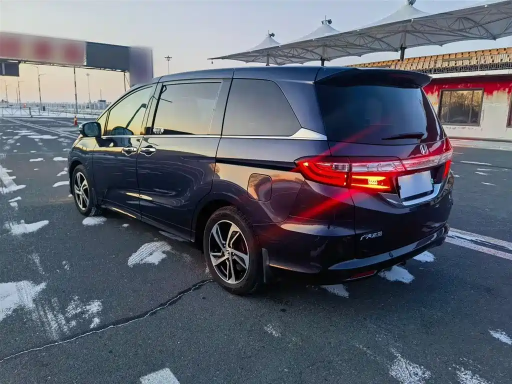 Honda Odyssey 2015 — фото 4