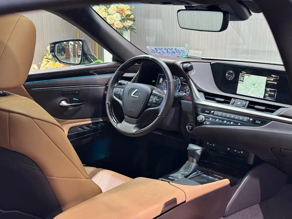 Lexus ES 2021 — фото 10