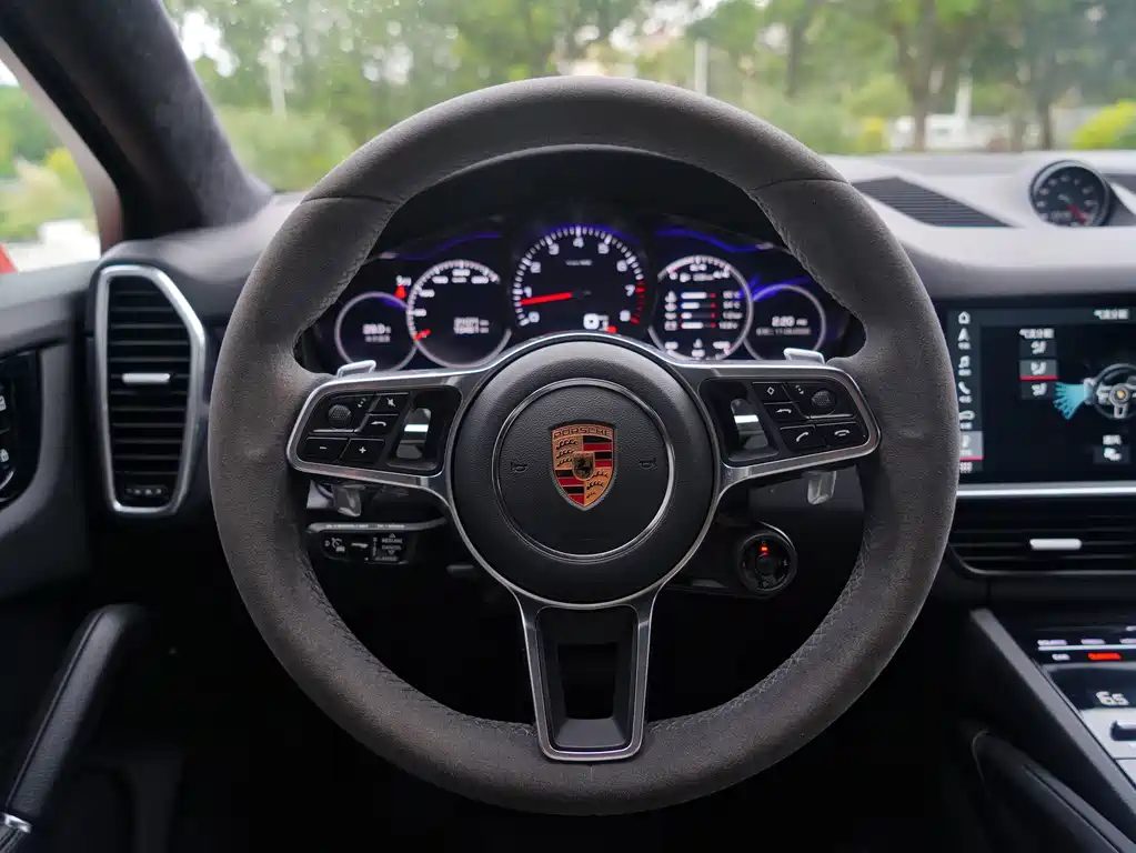Porsche Cayenne 2020 — фото 7