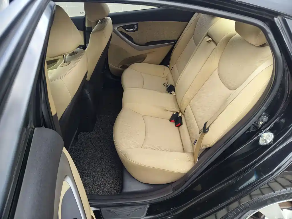 Hyundai Elantra 2013