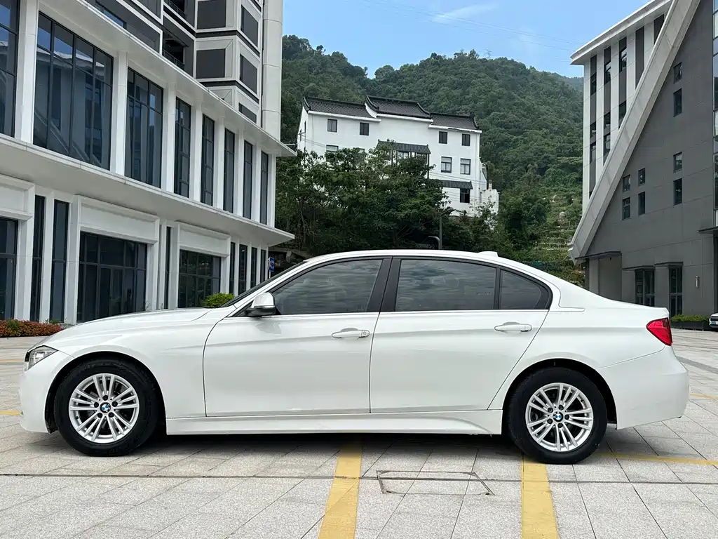 BMW 3 Series 2015 — фото 15