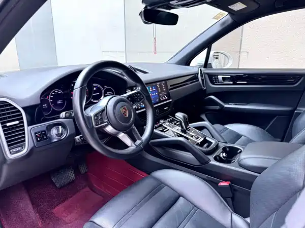 Porsche Cayenne 2021