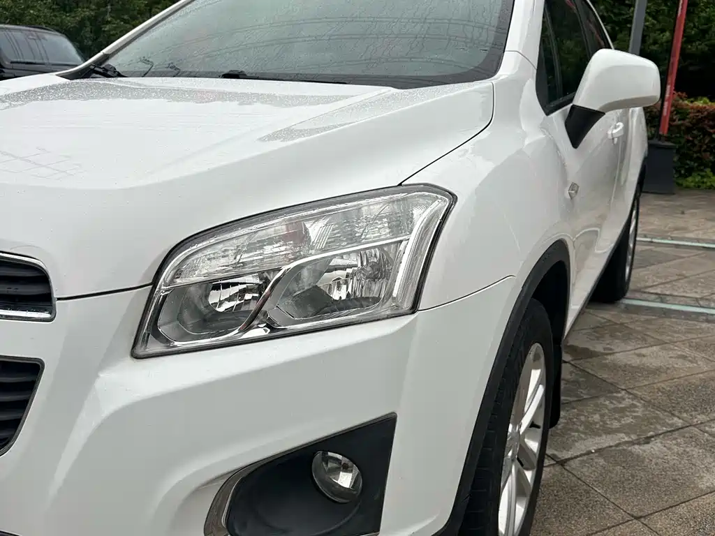 Chevrolet Trax 2015 — фото 12