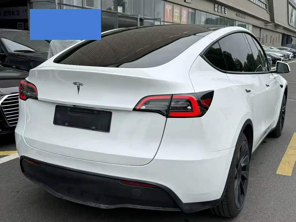 Tesla Model Y 2023 — фото 18
