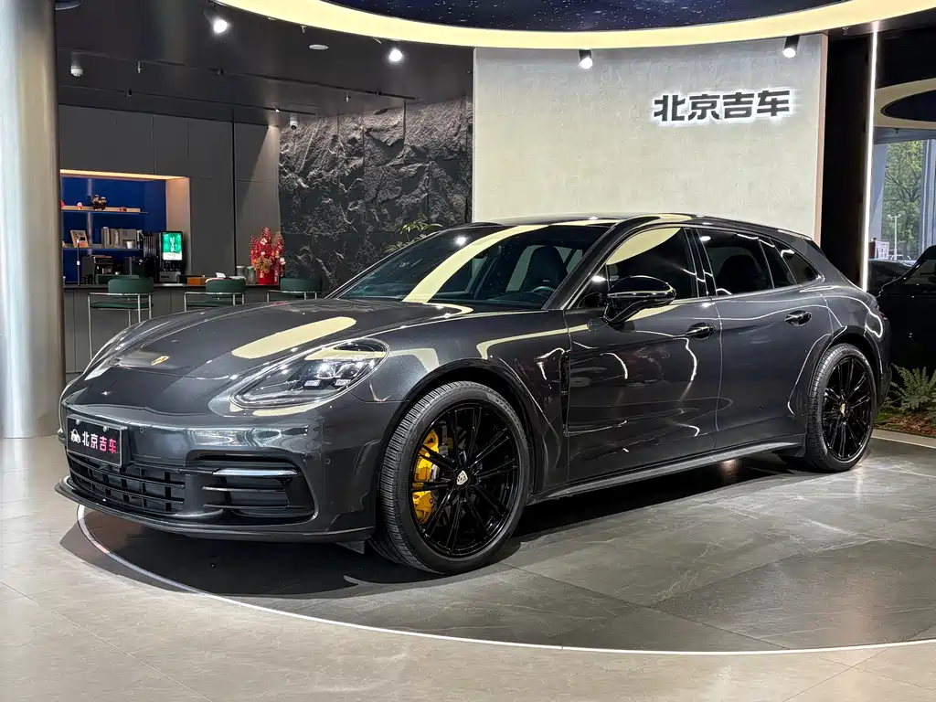 Porsche Panamera 2018 — фото 1