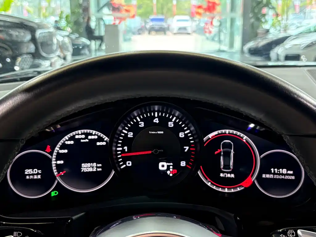 Porsche Panamera 2018 — фото 15