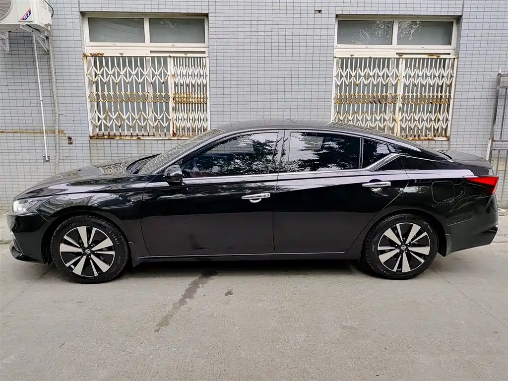 Nissan Teana 2022 — фото 3