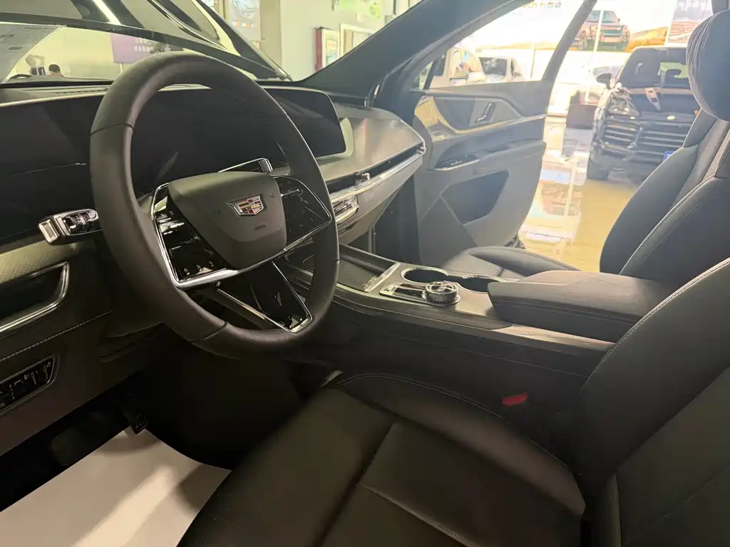 Cadillac XT5 2026 — фото 13