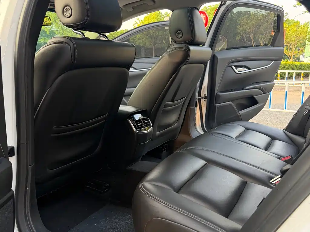 Cadillac XTS 2019 — фото 10