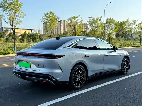 BYD Han L 2025
