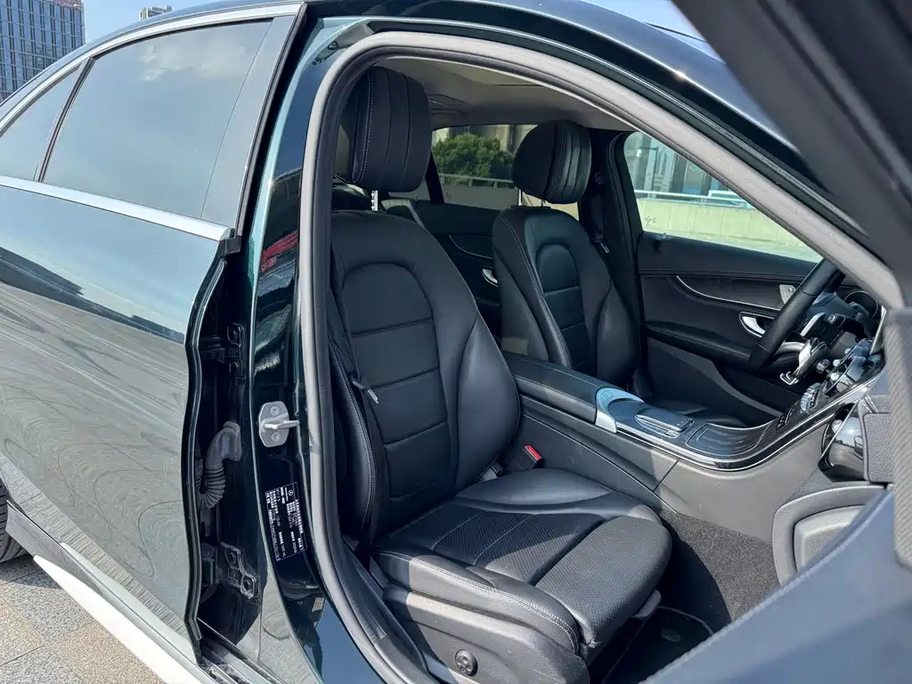 Mercedes-Benz C-Class 2020 — фото 10